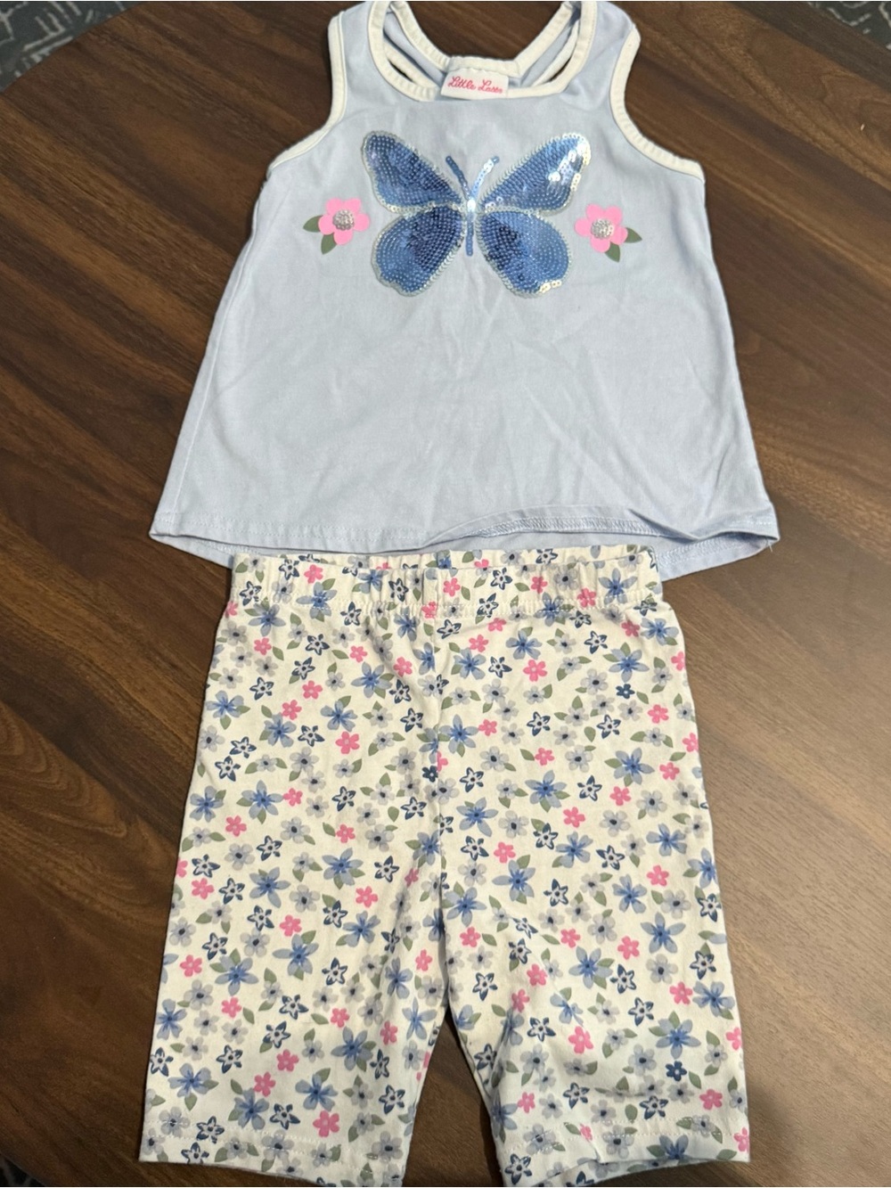 SOLD Girls shirt and shorts set
